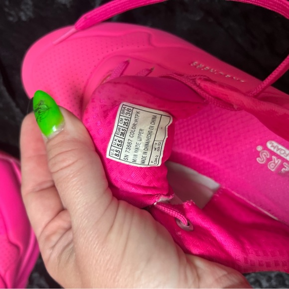 Hot pink sneakers - Picture 3 of 3